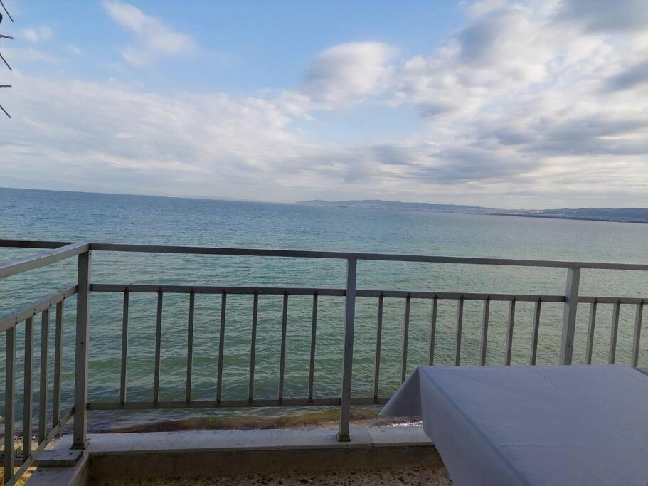 Endless Blue, In The Wave Apartment Peraía Екстериор снимка